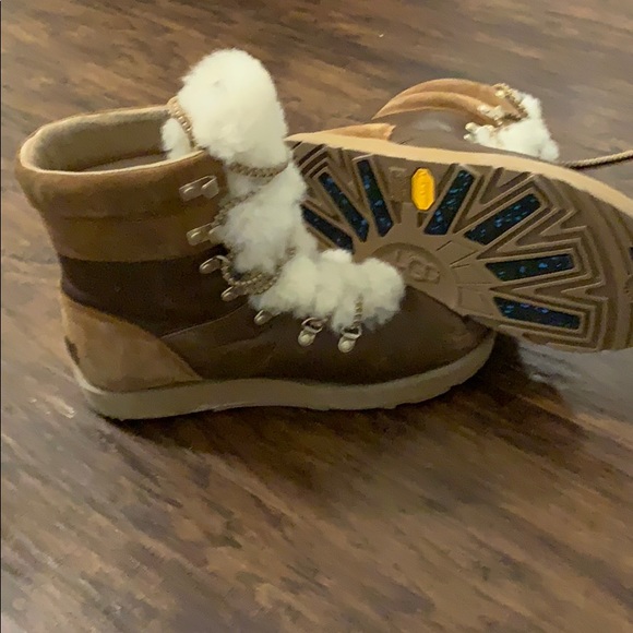 Ugg snow boots - Picture 6 of 9